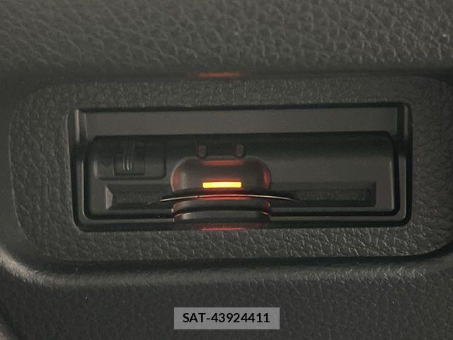Nissan X-TRAIL 2013-08 7621547-6