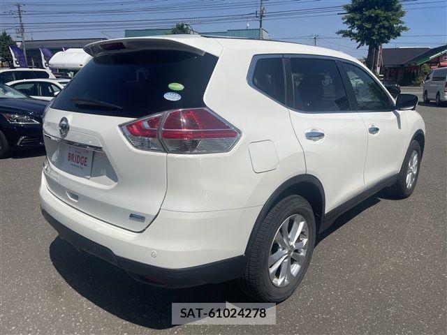 Nissan X-TRAIL 2017-03 7621542-7
