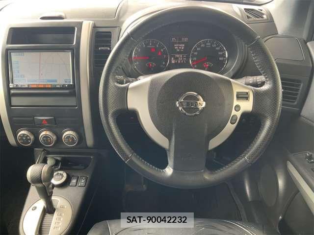 Nissan X-TRAIL 2013-10 7621543-15