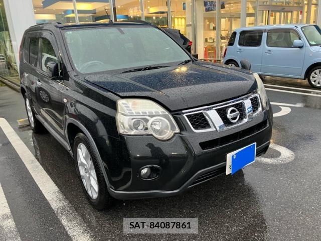 Nissan X-TRAIL 2013-06 7621557-3
