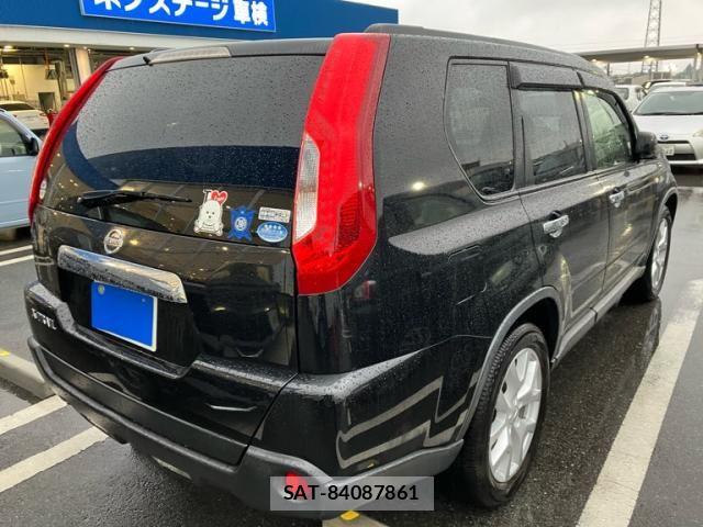 Nissan X-TRAIL 2013-06 7621557-4