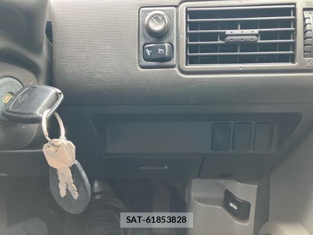 Nissan X-TRAIL 2002-07 7621565-18