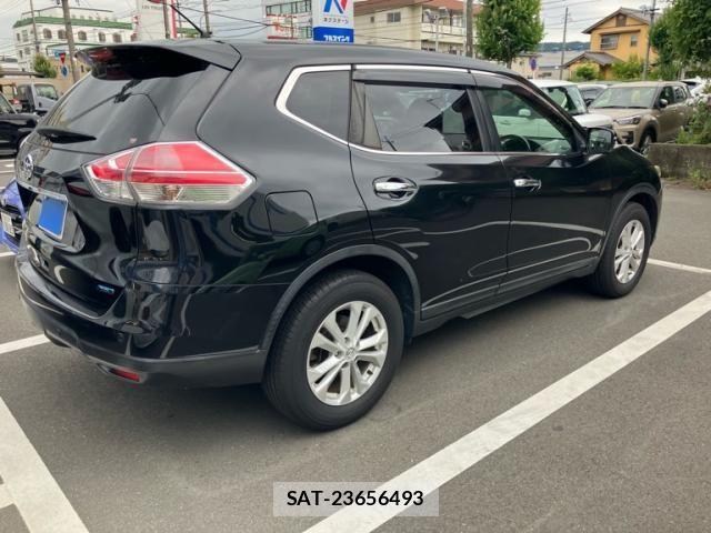 Nissan X-TRAIL 2015-08 7621554-9