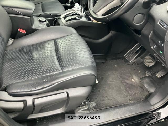 Nissan X-TRAIL 2015-08 7621554-17