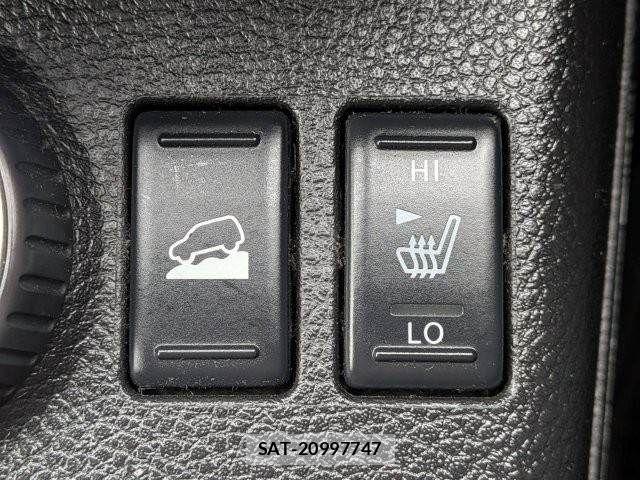 Nissan X-TRAIL 2011-06 7731057-8