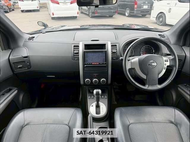 Nissan X-TRAIL 2013-07 7731055-1