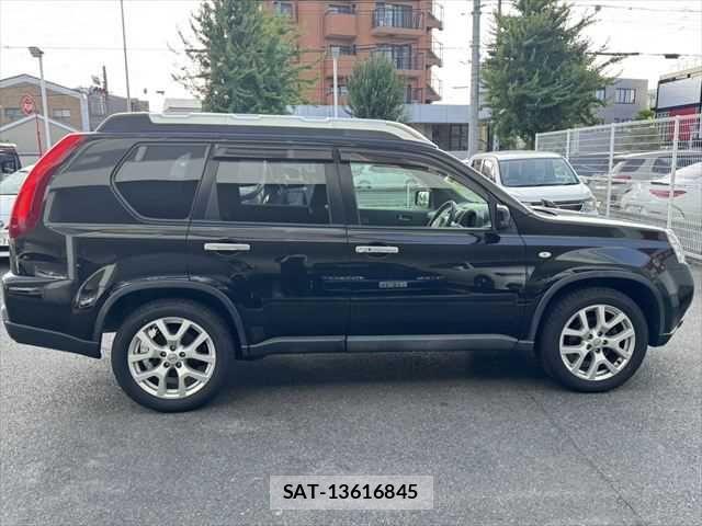 Nissan X-TRAIL 2011-12 7731058-12