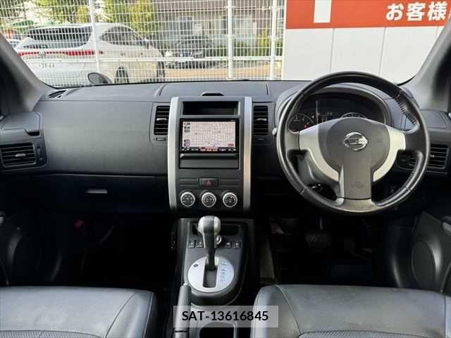 Nissan X-TRAIL 2011-12 7731058-2