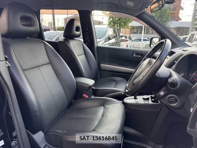 Nissan X-TRAIL 2011-12 7731058-4