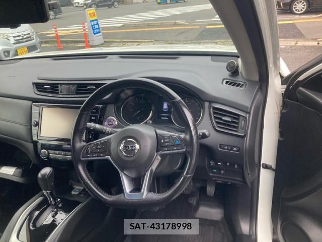 Nissan X-TRAIL 2018-05 7880698-9