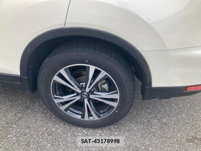Nissan X-TRAIL 2018-05 7880698-3