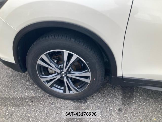 Nissan X-TRAIL 2018-05 7880698-4