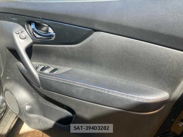 Nissan X-TRAIL 2016-07 7880728-12