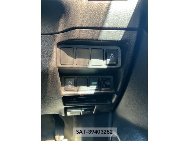 Nissan X-TRAIL 2016-07 7880728-26