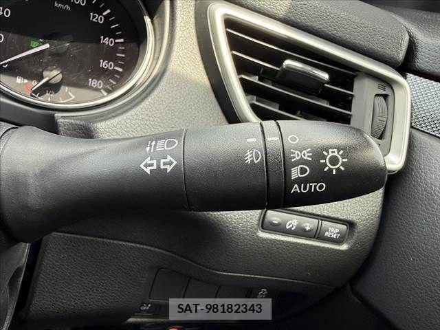 Nissan X-TRAIL 2015-06 7880714-23
