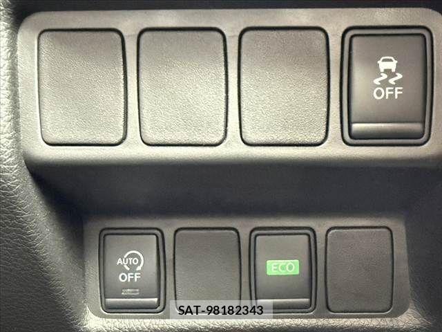 Nissan X-TRAIL 2015-06 7880714-27