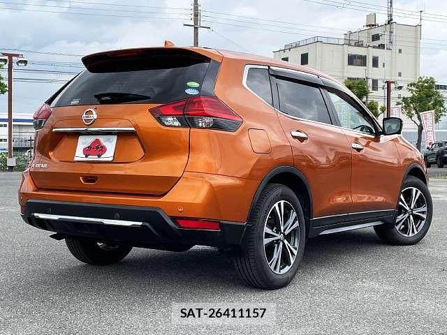 Nissan X-TRAIL 2018-03 7880695-2