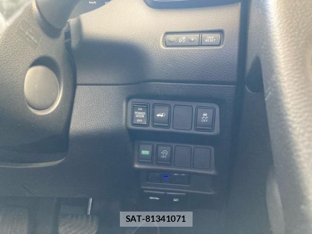 Nissan X-TRAIL 2018-06 7903681-25