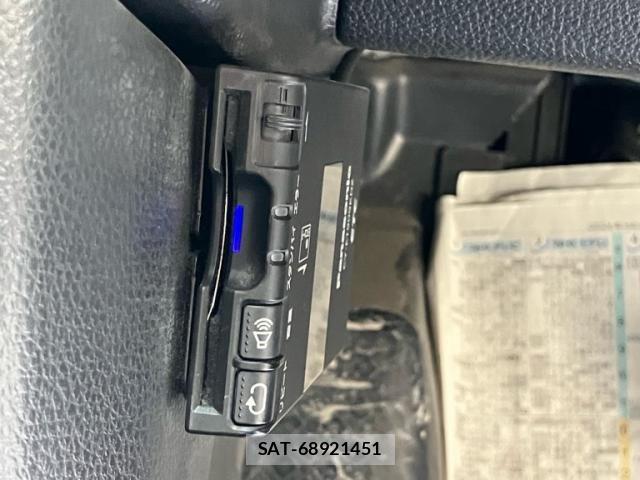 Nissan X-TRAIL 2010-10 7964519-24
