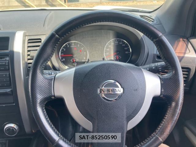 Nissan X-TRAIL 2011-09 7964518-12