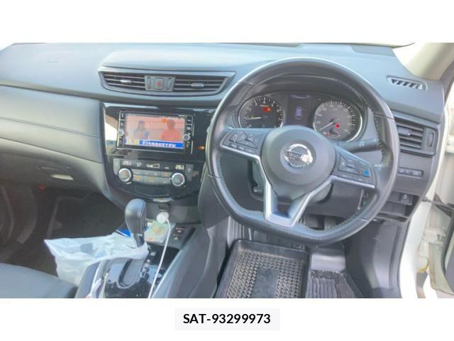 Nissan X-TRAIL 2017-12 7964515-10