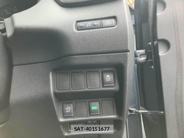 Nissan X-TRAIL 2015-11 7964517-10