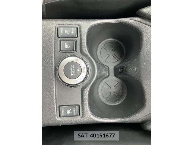 Nissan X-TRAIL 2015-11 7964517-15