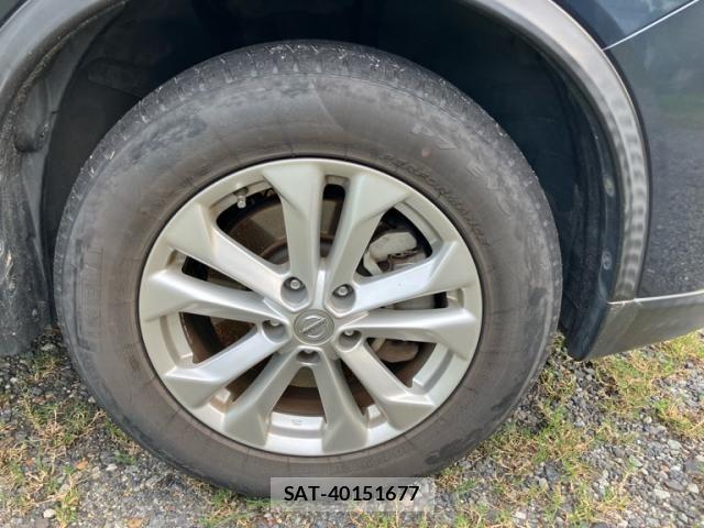 Nissan X-TRAIL 2015-11 7964517-27