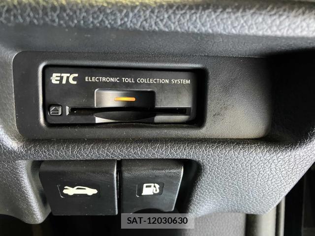 Nissan X-TRAIL 2017-06 7981656-9