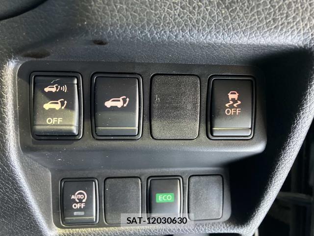 Nissan X-TRAIL 2017-06 7981656-10
