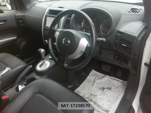 Nissan X-TRAIL 2014-06 7981655-1