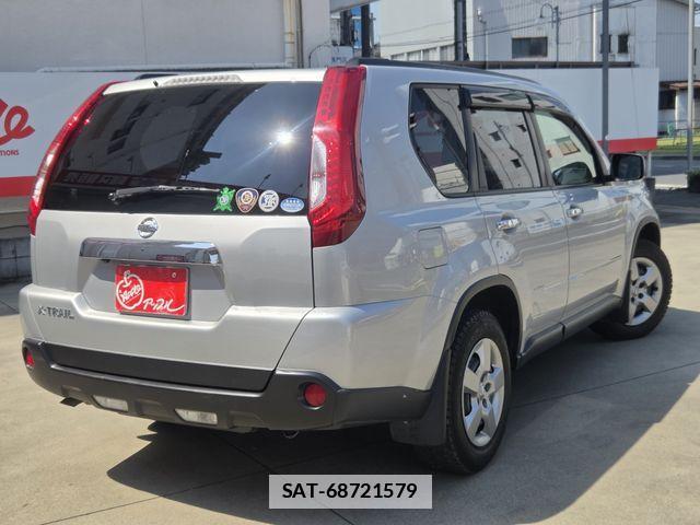 Nissan X-TRAIL 2013-01 7981660-2