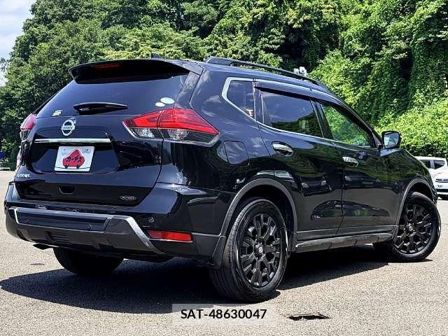 Nissan X-TRAIL 2018-05 7981654-2