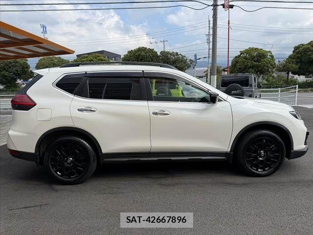 Nissan X-TRAIL 2018-03 7981653-10