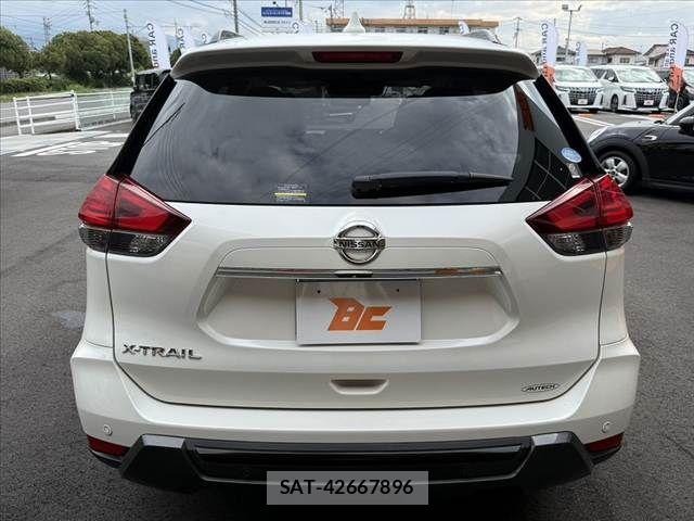Nissan X-TRAIL 2018-03 7981653-13