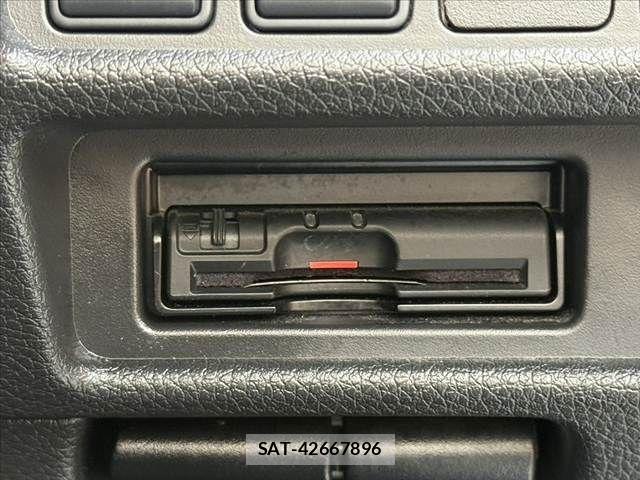 Nissan X-TRAIL 2018-03 7981653-28