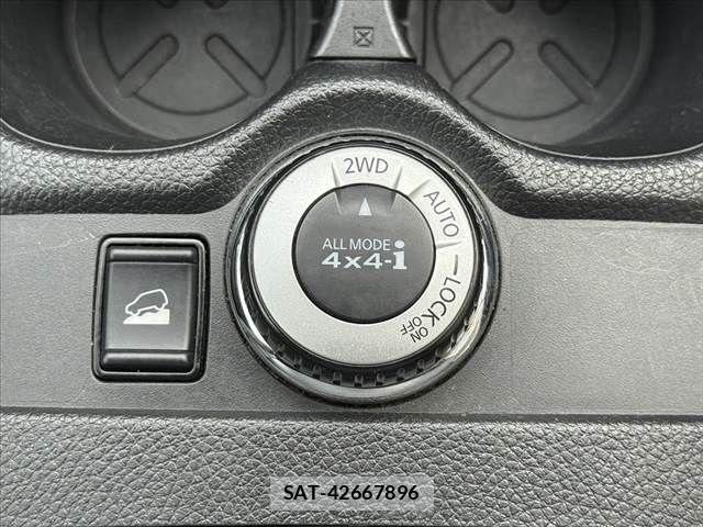 Nissan X-TRAIL 2018-03 7981653-4