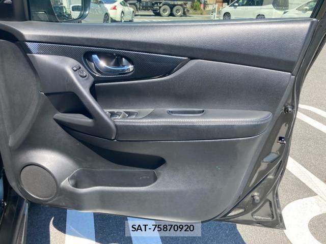Nissan X-TRAIL 2017-12 7981658-15