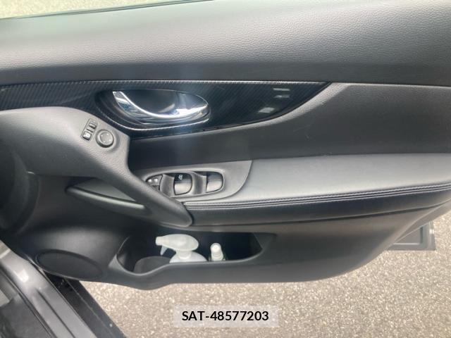 Nissan X-TRAIL 2017-08 7981659-16