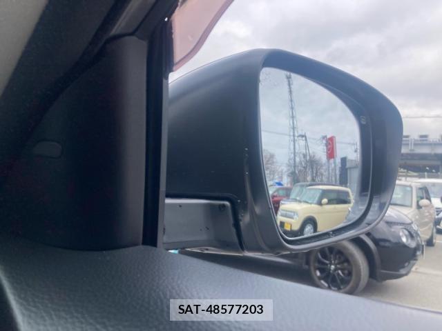 Nissan X-TRAIL 2017-08 7981659-21