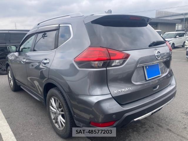 Nissan X-TRAIL 2017-08 7981659-4