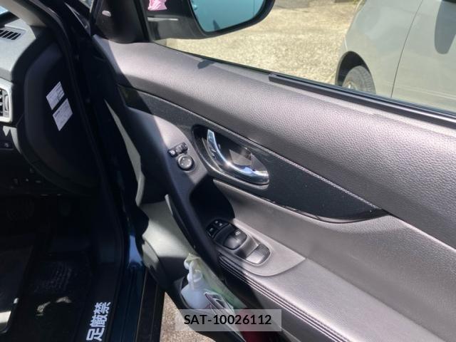 Nissan X-TRAIL 2015-02 8039390-12