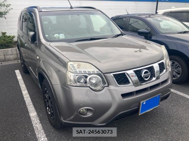 Nissan X-TRAIL 2014-03 8039387-2