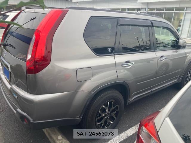 Nissan X-TRAIL 2014-03 8039387-3