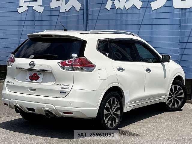 Nissan X-TRAIL 2016-09 8039384-2