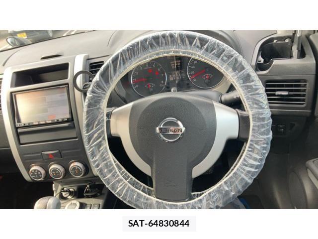 Nissan X-TRAIL 2011-10 8039403-12
