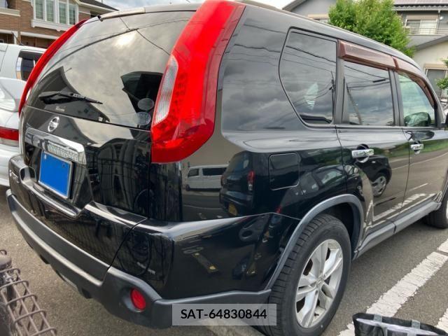Nissan X-TRAIL 2011-10 8039403-3