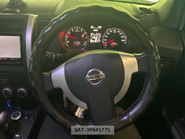 Nissan X-TRAIL 2012-08 8039396-10