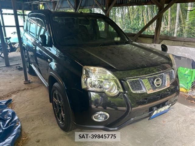 Nissan X-TRAIL 2012-08 8039396-1