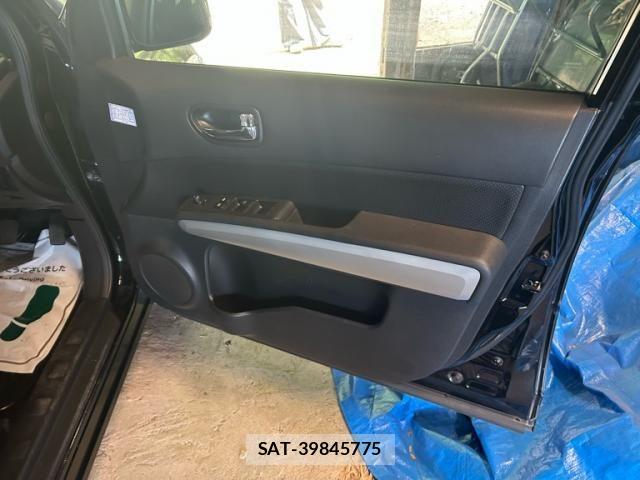 Nissan X-TRAIL 2012-08 8039396-7